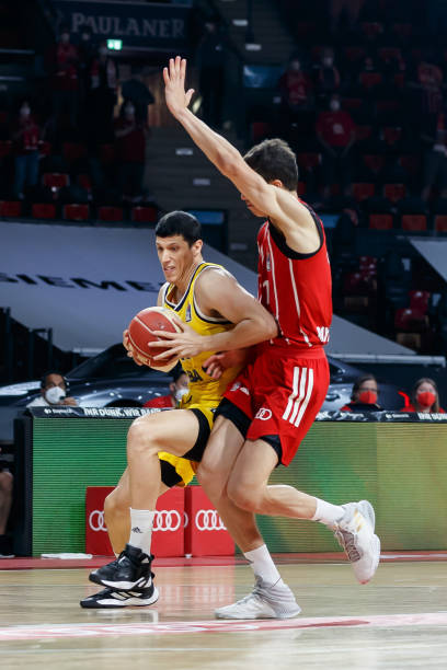 因此而屈服 因此而屈服