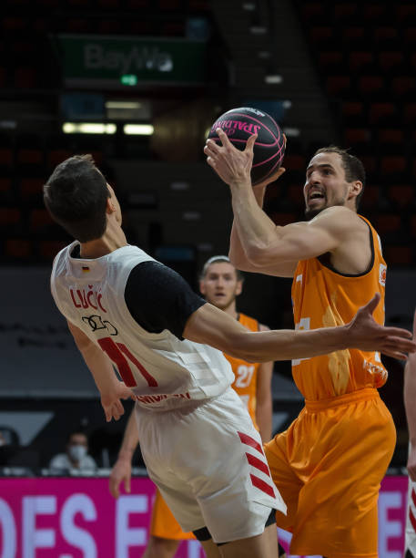 通过战术板 通过战术板